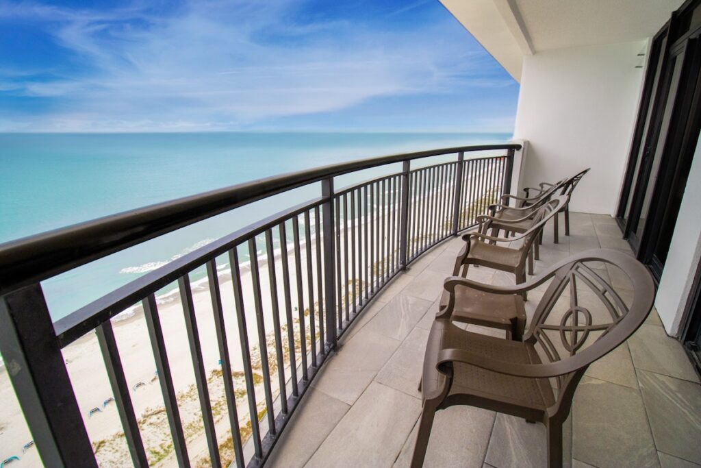 Breakers Paradise Oceanfront Deluxe 3 Bedroom Condo Balcony